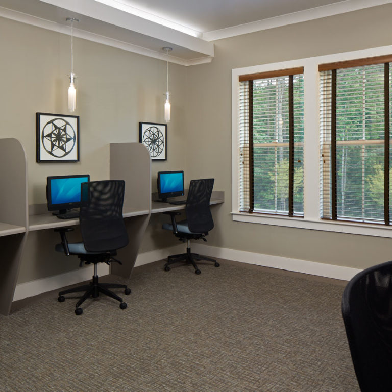 Business center at Columbia Brookside Classic - Apartments in Athens, GA