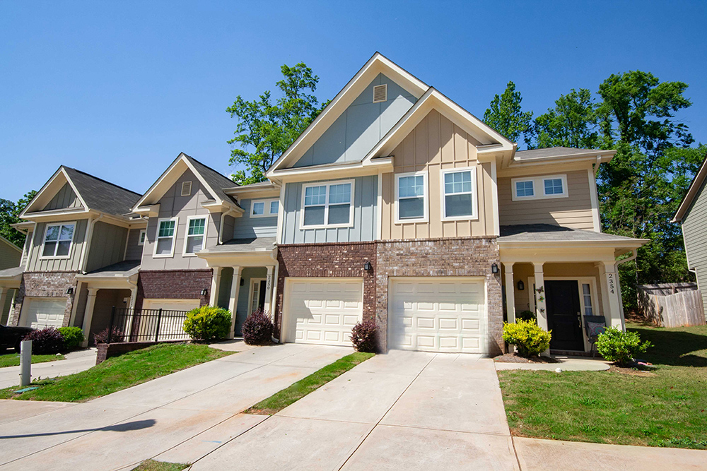 Residences with garage at Park City Place - Apartments in East Atlanta, GA