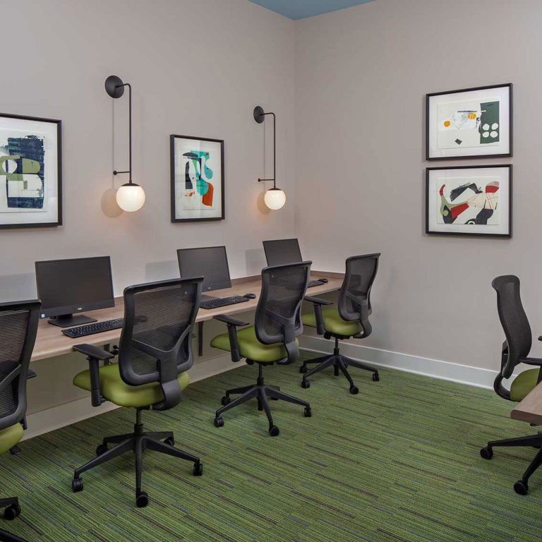 resident computer room at Gardenside at the Villages of East Lake apartments in Atlanta