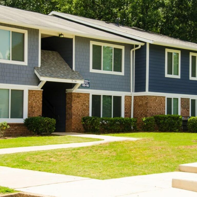 Sidewalk and Apartment photograph of housing Atlanta Georgia Capitol Vanira