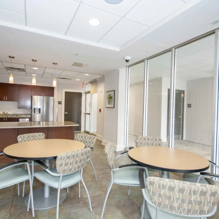 Community area of 10th and Juniper - Apartments in West Midtown Atlanta, GA